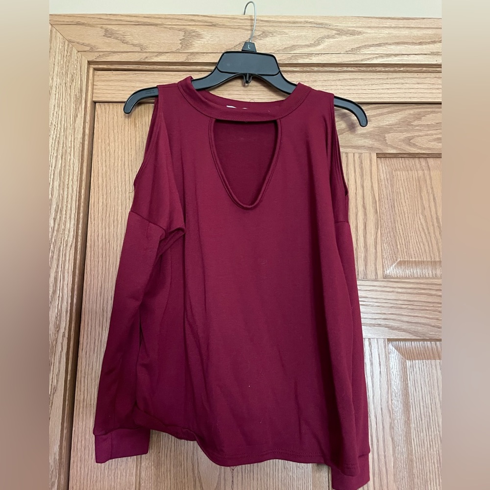 Open shoulder long sleeve